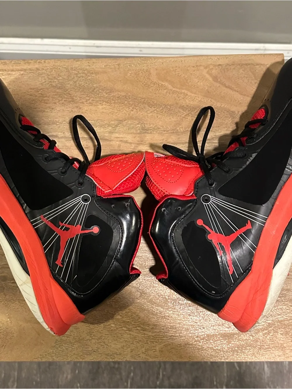 Jordan Men's Black and Red Aero Flight Athletic Sneakers